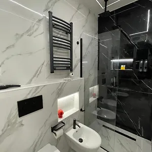 https://luxury-6-al-duomo-di.emilia-romagnahotels.net