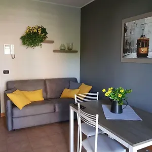 https://sunflower-house.italymilanhotels.net